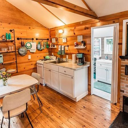 Big Blue Lake Cottages, Llc - Cottage #5 Holton Eksteriør billede