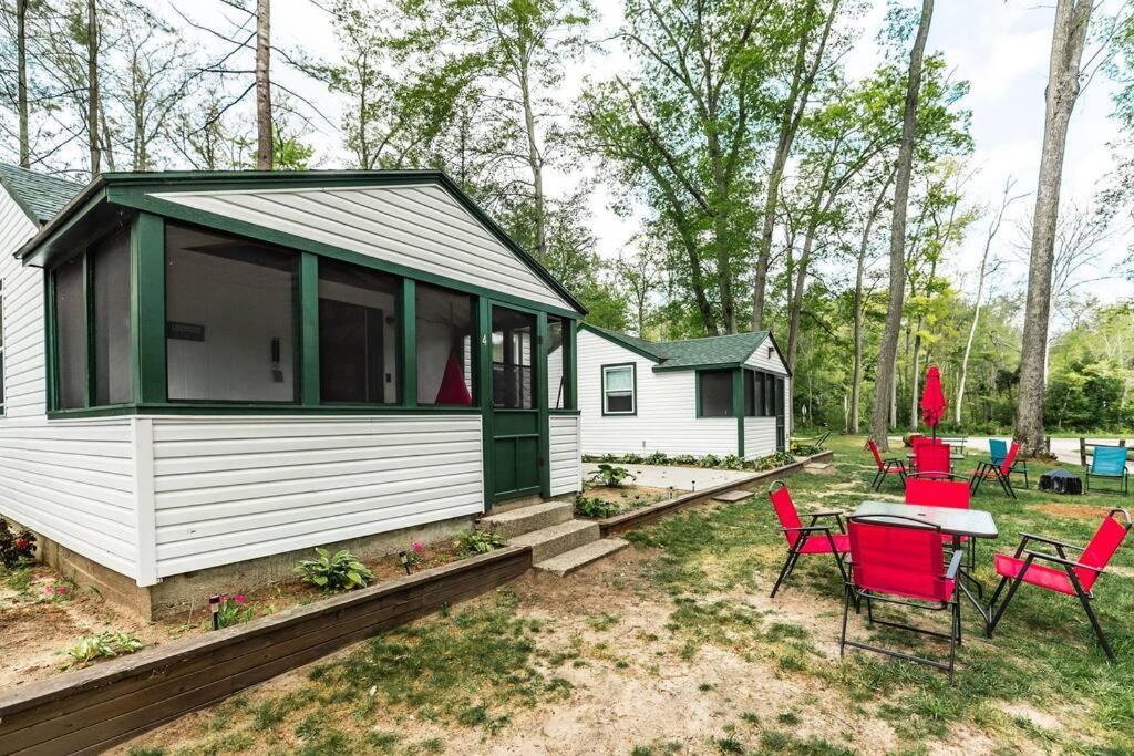 Big Blue Lake Cottages, Llc - Cottage #5 Holton Eksteriør billede