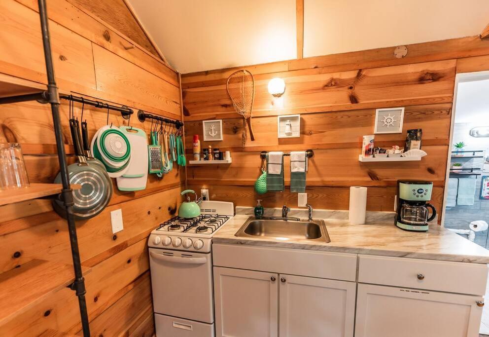 Big Blue Lake Cottages, Llc - Cottage #5 Holton Eksteriør billede