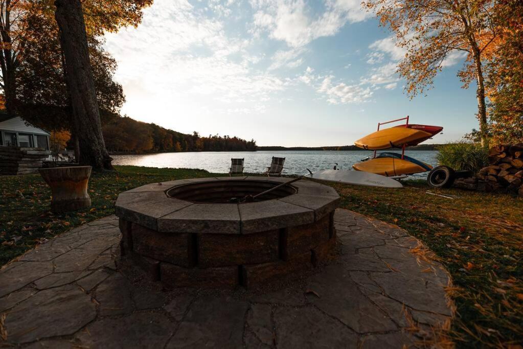 Big Blue Lake Cottages, Llc - Cottage #5 Holton Eksteriør billede