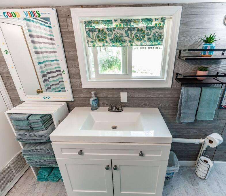 Big Blue Lake Cottages, Llc - Cottage #5 Holton Eksteriør billede
