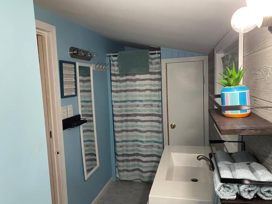 Big Blue Lake Cottages, Llc - Cottage #5 Holton Eksteriør billede