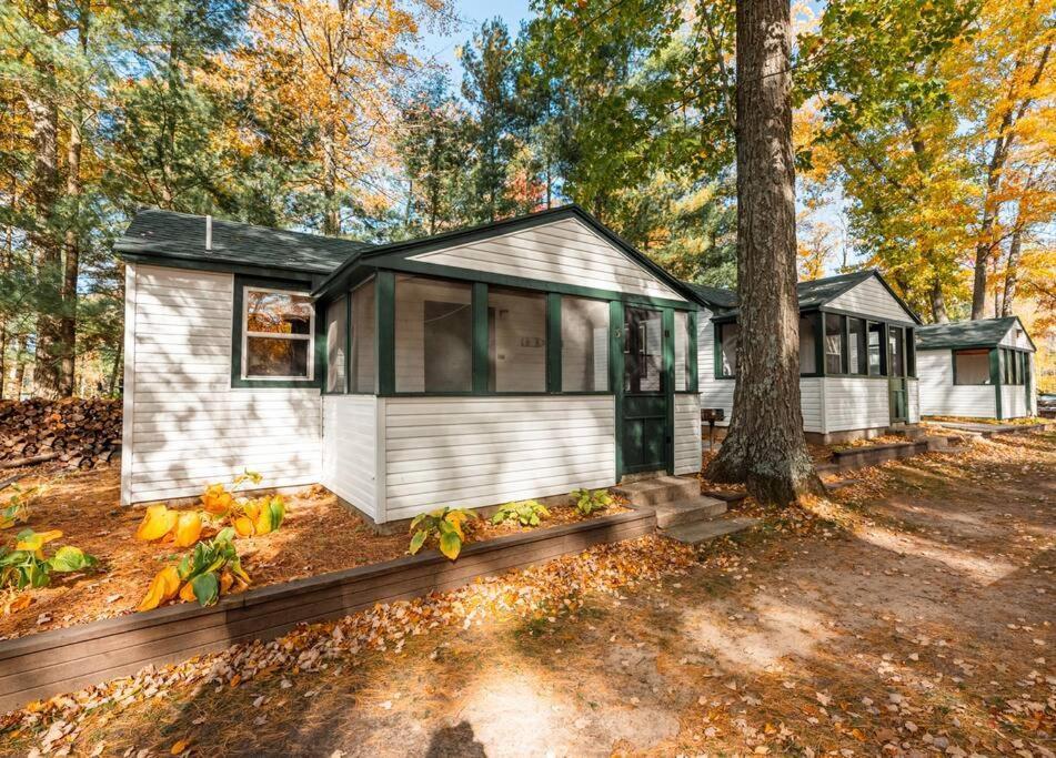 Big Blue Lake Cottages, Llc - Cottage #5 Holton Eksteriør billede